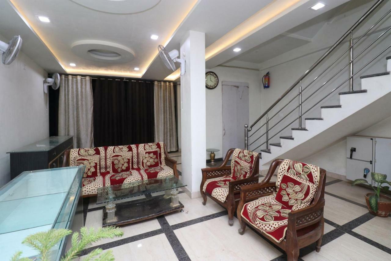 Oyo 30698 Hari Om Guest House Jādabpur Екстериор снимка